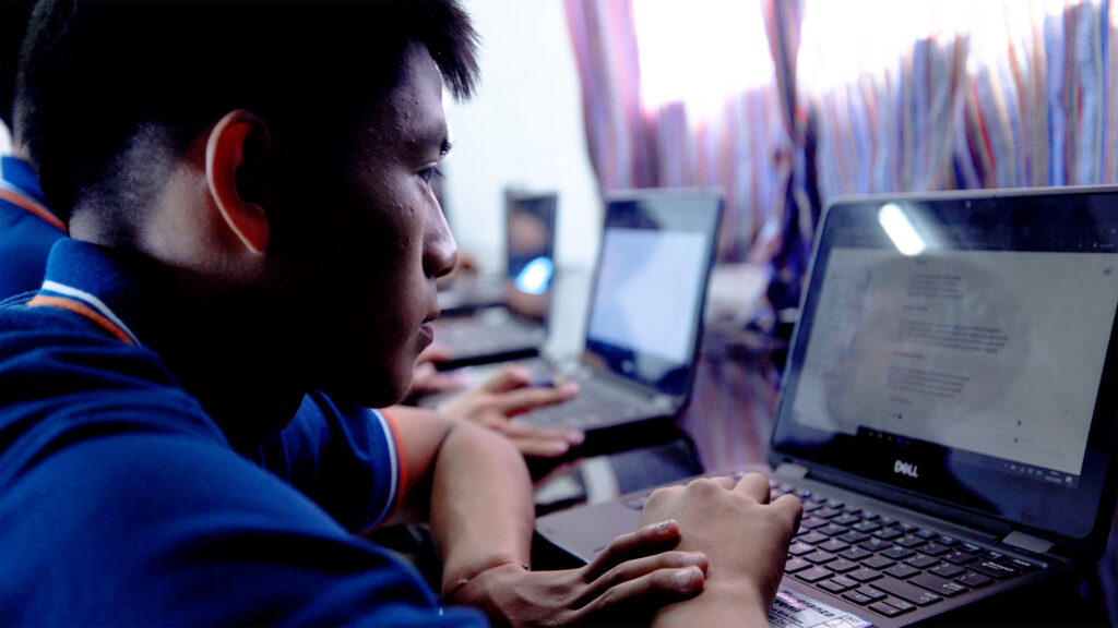 Intel Core 14th Gen i9-14900KS Powers Desktop PCs to Record-Breaking ...